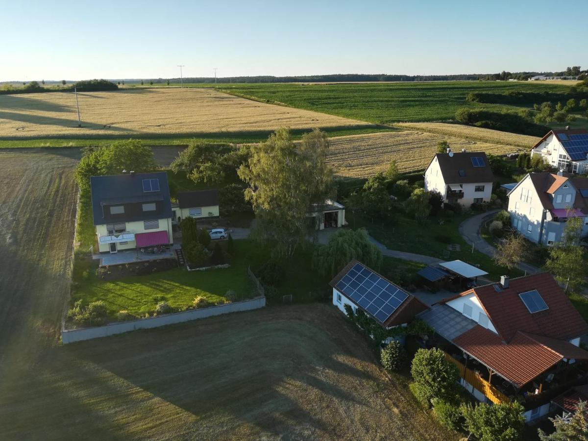 Fewo Haus Hutzelbuck In Idyllisch-Gruner Lage Nahe An アンスバッハ エクステリア 写真